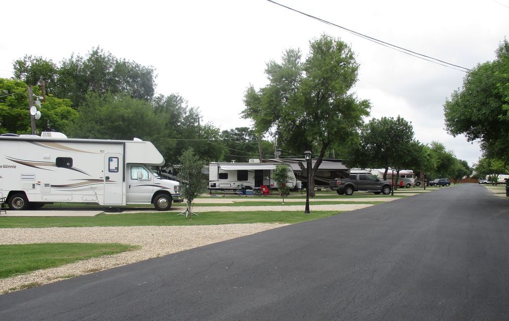 Travelers World Rv Resort 샌안토니오 외부 사진
