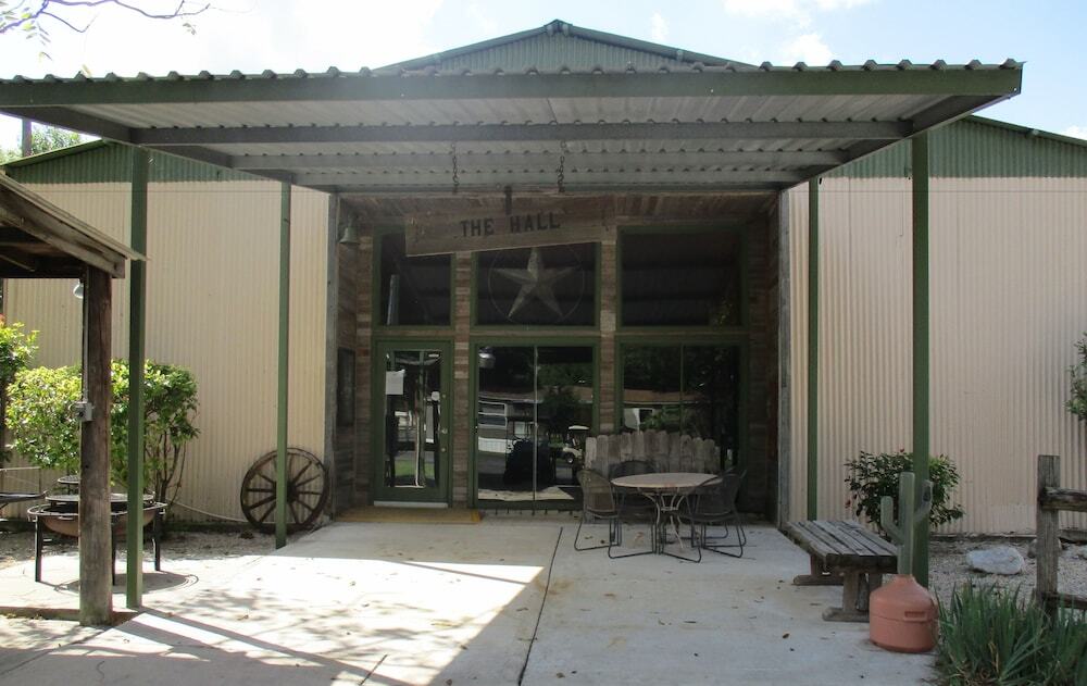 Travelers World Rv Resort 샌안토니오 외부 사진